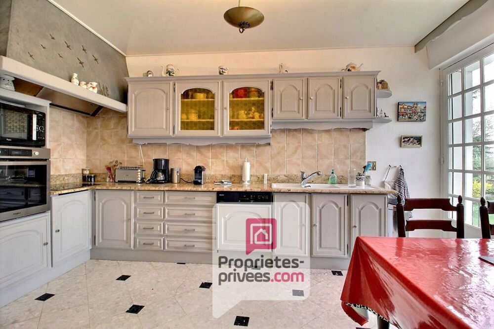 A VENDRE Secteur recherché AMILLY - SPACIEUSE MAISON, PISCINE, JARDIN, ACCES PRIVATIF AU CANAL DE BRIARE