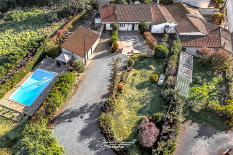 Ensemble immobilier avec restaurant et habitations 382000 24400 Sourzac