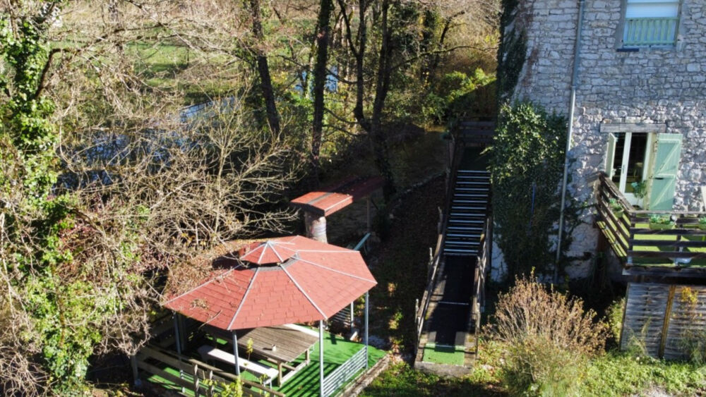 Maison en pierre 450 m² - 6 chambres - activité restaurant/chambres d'hôtes possible - 10 min Prayssac
