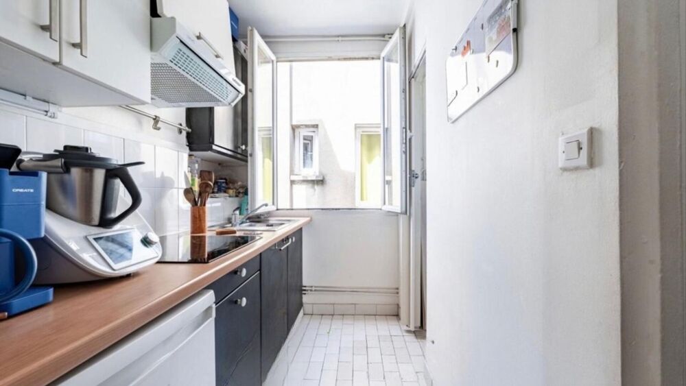 Vente Appartement Grand studio  de charme 22,21 m2 étage élevé Paris 18 Paris 18