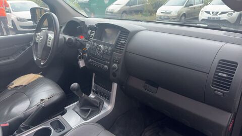 Navara 2.5 dCi 190 4WD Double Cabine Xe 2015 occasion 38300 Bourgoin Jallieu