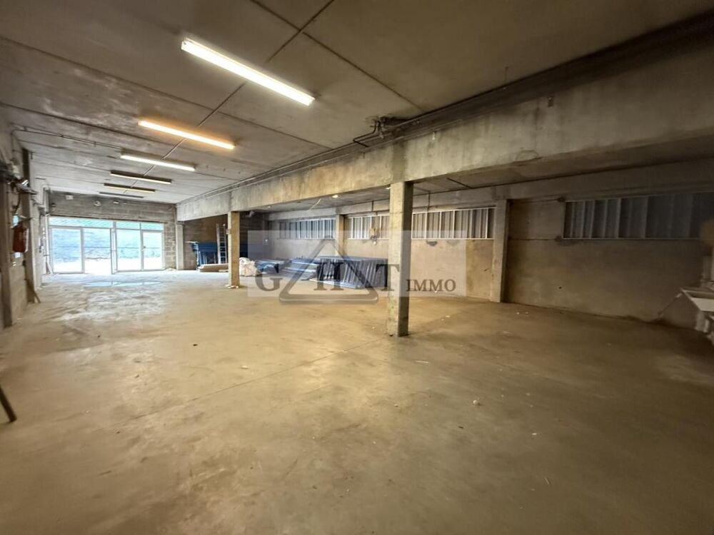   Local d'activités 225m2 à louer Montreuil 