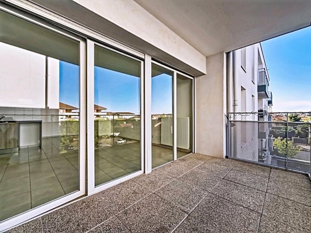 Vente Appartement DÉCINES-CENTRE - T2 lumineux de 46 m² - Balcon et Garage - Copropriété 2015 Decines charpieu