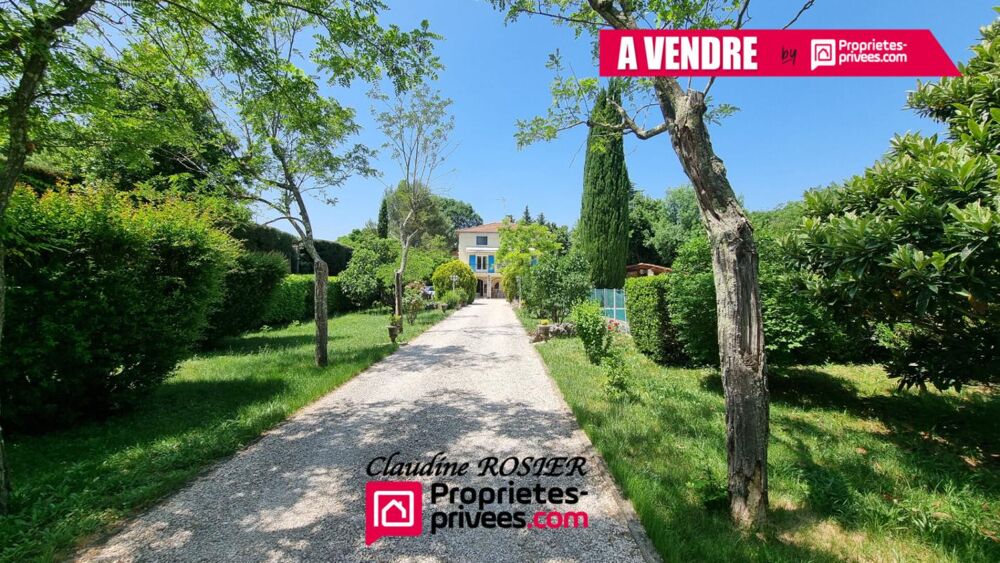 Besse Sur Issole Propriété 9 pièce(s) 237 m2 piscine terrain clos