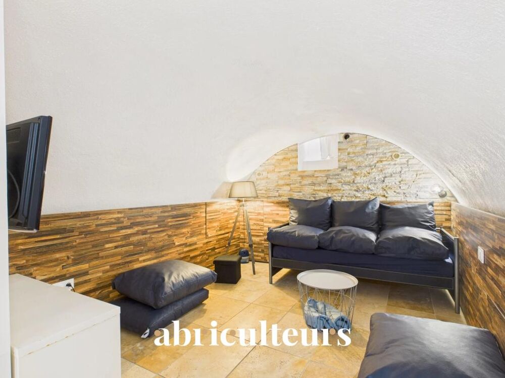 Vente Maison Maison de village rénovée avec 2 chambres à vendre à Grans (13450) Grans