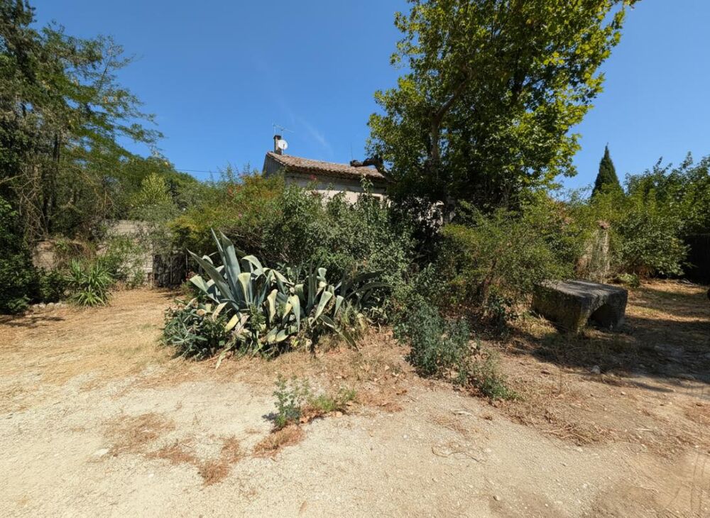 Mas 200 m² à rénover sur terrain arboré de 2000 m²