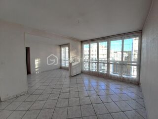 Vente Appartement APPARTEMENT LUMINEUX, RAVALEMENT VOTE ET PAYE Chelles