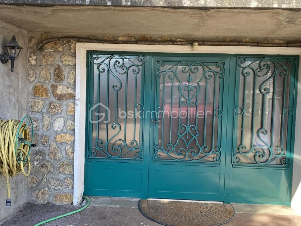 Vente Propriété/Château DEMEURE FAMILIALE D'EXCEPTION AU CŒUR DE COURCOURONNES Une bâtisse environ 190m2 habitable sur un écrin de verdure de 3 000 m² Courcouronnes