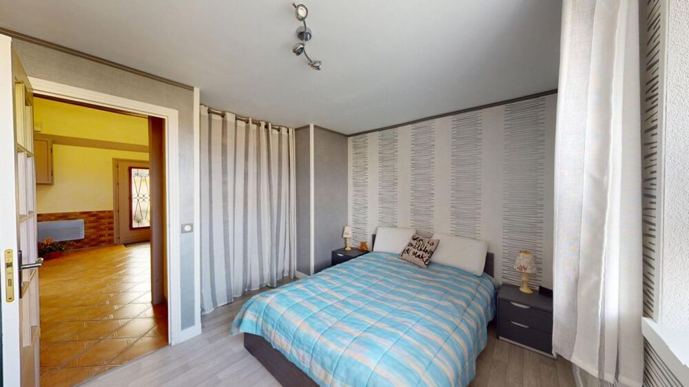 Vente Maison MAISON GRAND CONFORT 9 pièces 220 m2 Prix 350 000 Jouy le chatel