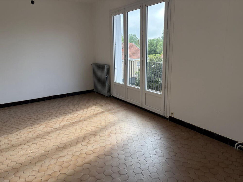 FONTENAY LE COMTE (85200) - CENTRE VILLE - APPARTEMENT DUPLEX RENOVE 3 CHAMBRES AVEC BALCON ET ANNEXES