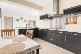 Maison 6 pièces 140 m² · à Lille · 140 m² · 390 000 €