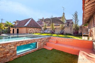  Maison à vendre 8 pièces 360 m²