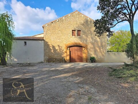 B&acirc;timent viticole , terres et mat&eacute;riel d'exploitation � 48 ha Proche Narbonne 1060000 11200 Raissac d aude