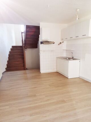  Appartement à louer 2 pièces 38 m²