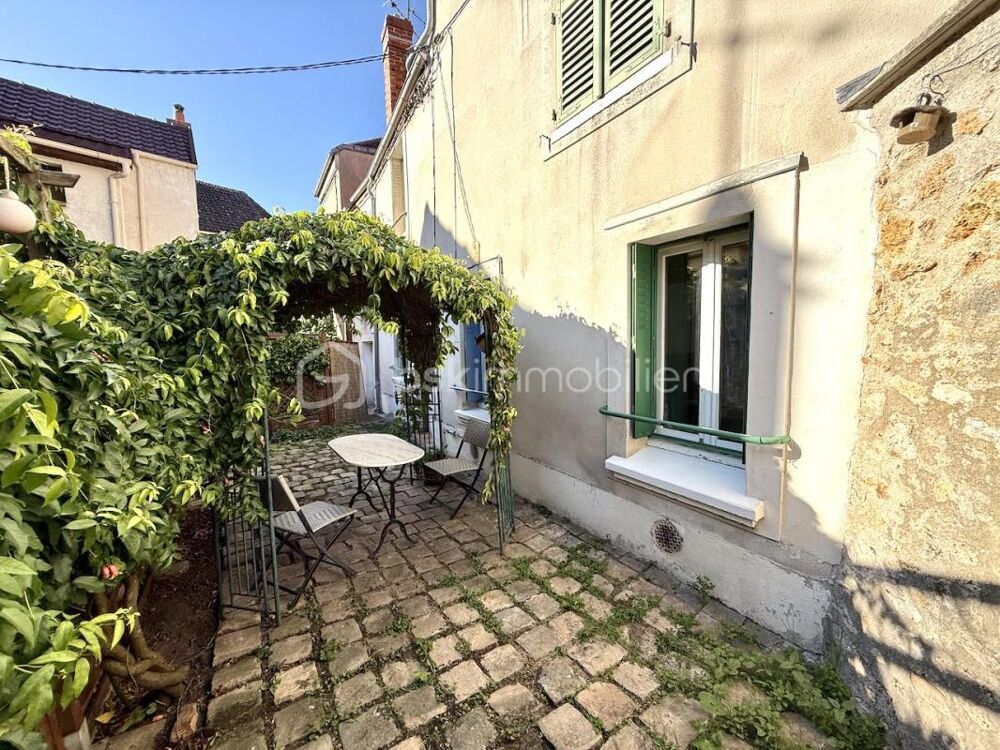 Maison de ville avec cour intérieure privée