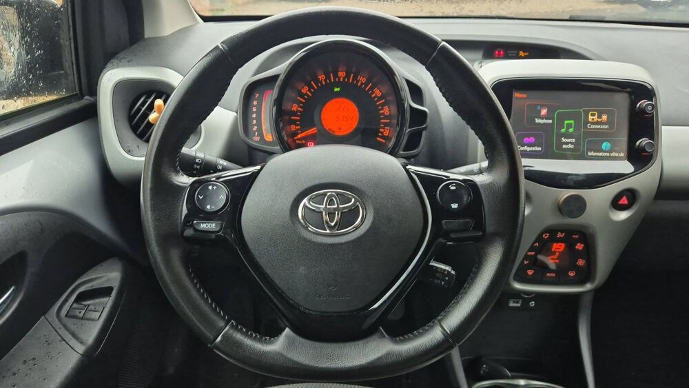 Aygo 1.0 VVT-i 69 X-Play 2017 occasion 91130 Ris Orangis
