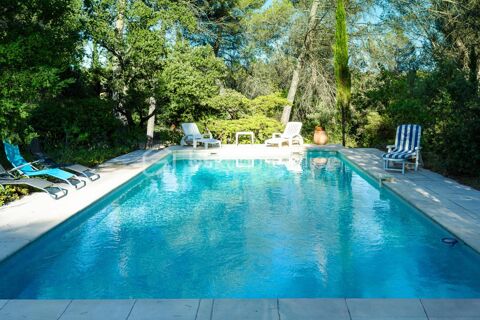  Propriété au pied du Luberon, 220 m² habitables, 6 chambres Propriété/château - 8 pièce(s) - 220 m²