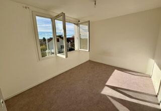  Appartement à louer 4 pièces 76 m²