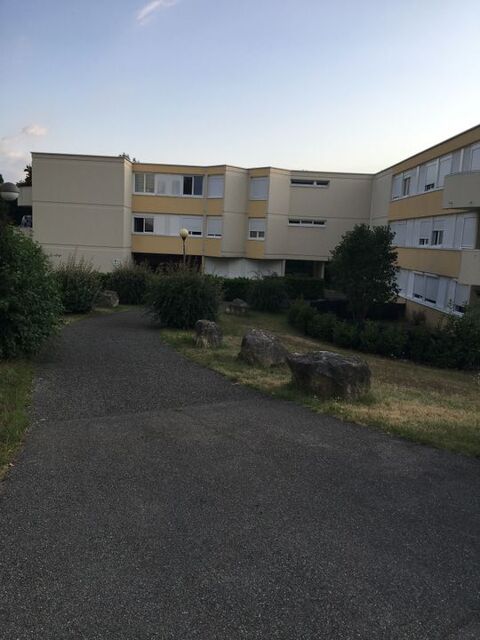   Appartement de 64m2 � louer sur Villefontaine Appartement - 3 pi�ce(s) - 64 m�