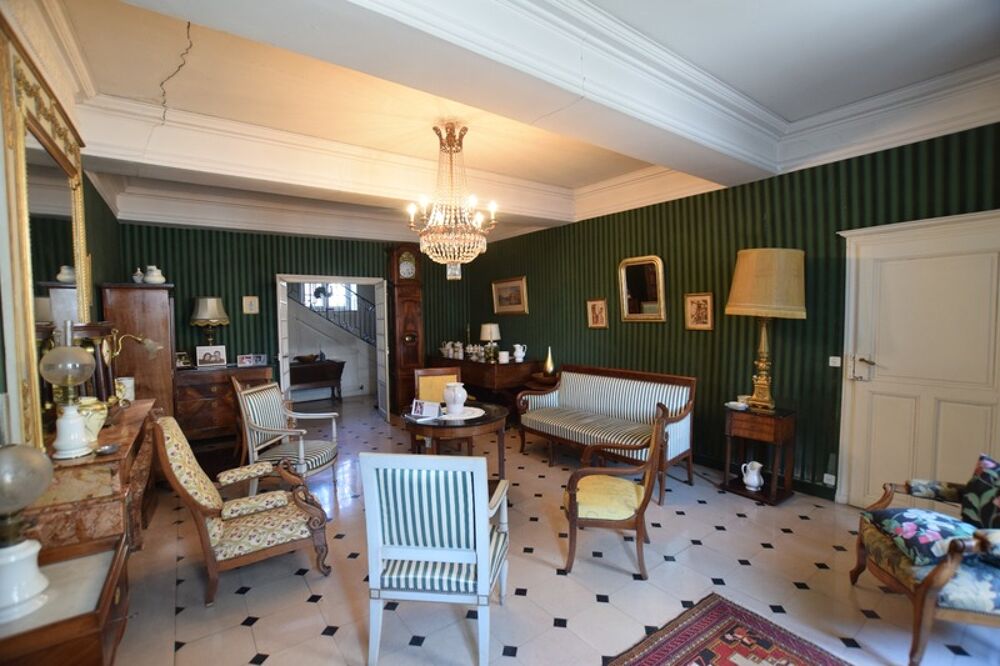 Propriete en pierres de 252 m2, avec dépendances, à COUCHES avec 1186 m2 de terrain