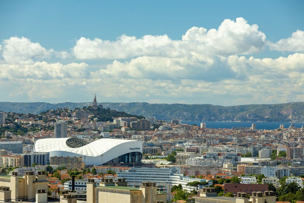 ***MARSEILLE 9EMERESIDENCE LA ROUVIEREGRAND T3 TRAVERSANTPOSSIBILITE DE RECREER UNE 3EME CHAMBREETAGE ELEVEVUE PANORAMIQUE*