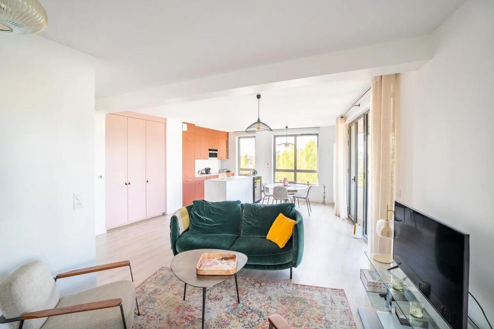 Appartement 4 pieces de 94 m² à Bordeaux quai de Brazza