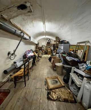  Immeuble à vendre 15 + pièces 238 m² Toulon