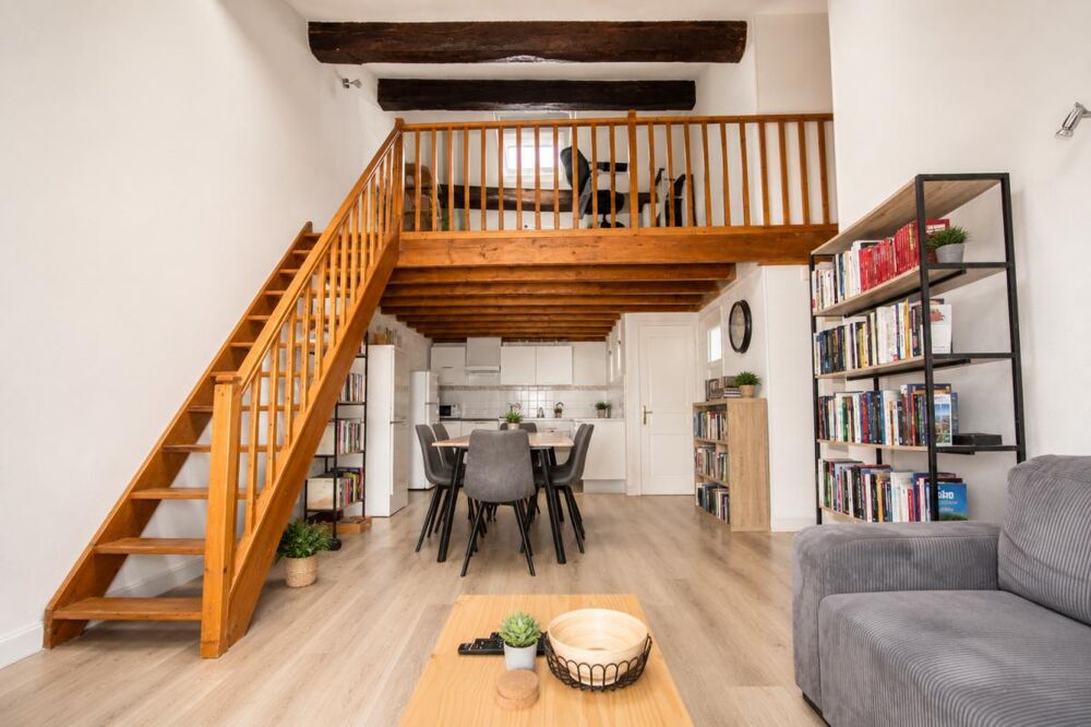 Vente Immeuble Immeuble de rapport  2 appartements et grand garage de 90 m Argeliers Argeliers
