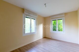  Propriété/château à vendre 9 pièces 210 m²