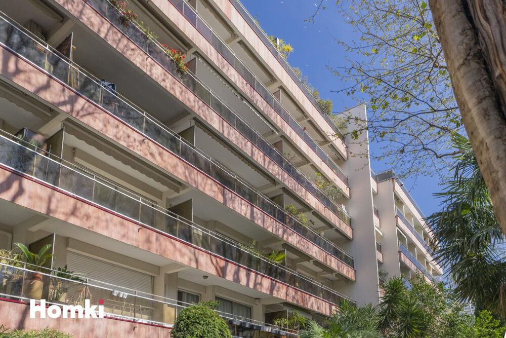 Vente Appartement T3 de 83 m² ST GINIEZ Marseille 8