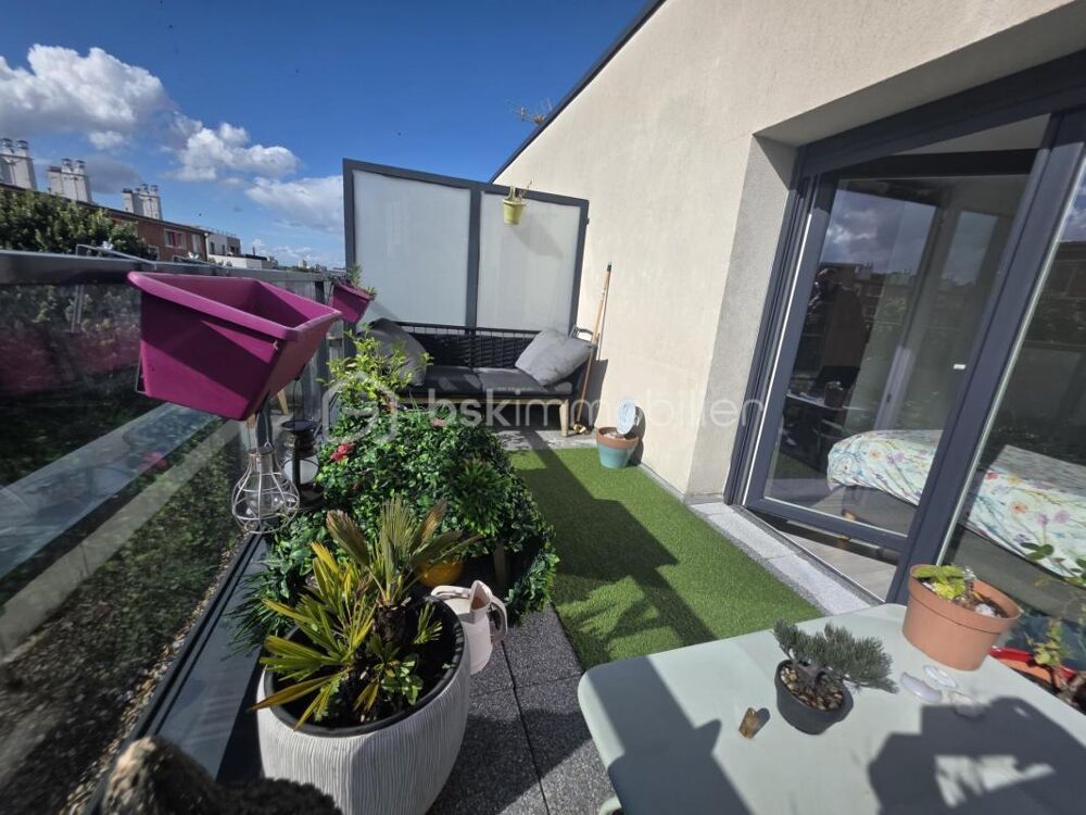 Nouveauté superbe Duplex en dernier avec terrasse et balcon et Parking Quartier Leo Lagrange - Noisy le Sec -