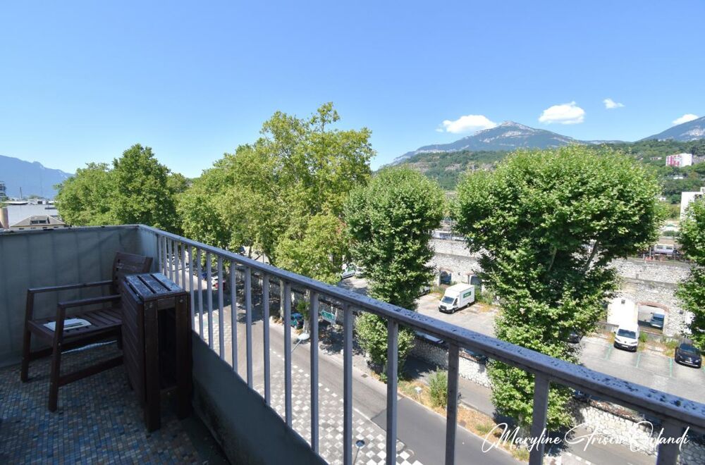 Vente Appartement Appartement 4 pièces en dernier étage, plein centre Chambery