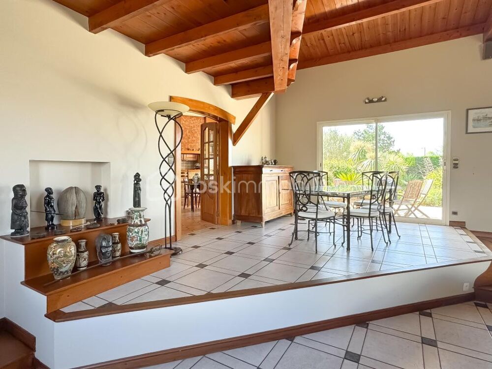 Vente Maison Maison spacieuse avec piscines privative - Un havre de paix à découvrir Royan