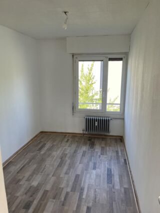  Appartement à louer 4 pièces 64 m²