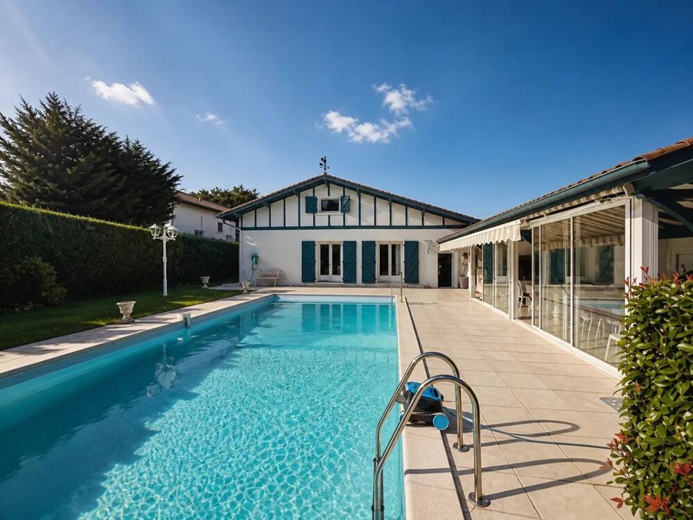 Maison de 8 pièces de 198 m² à Biarritz