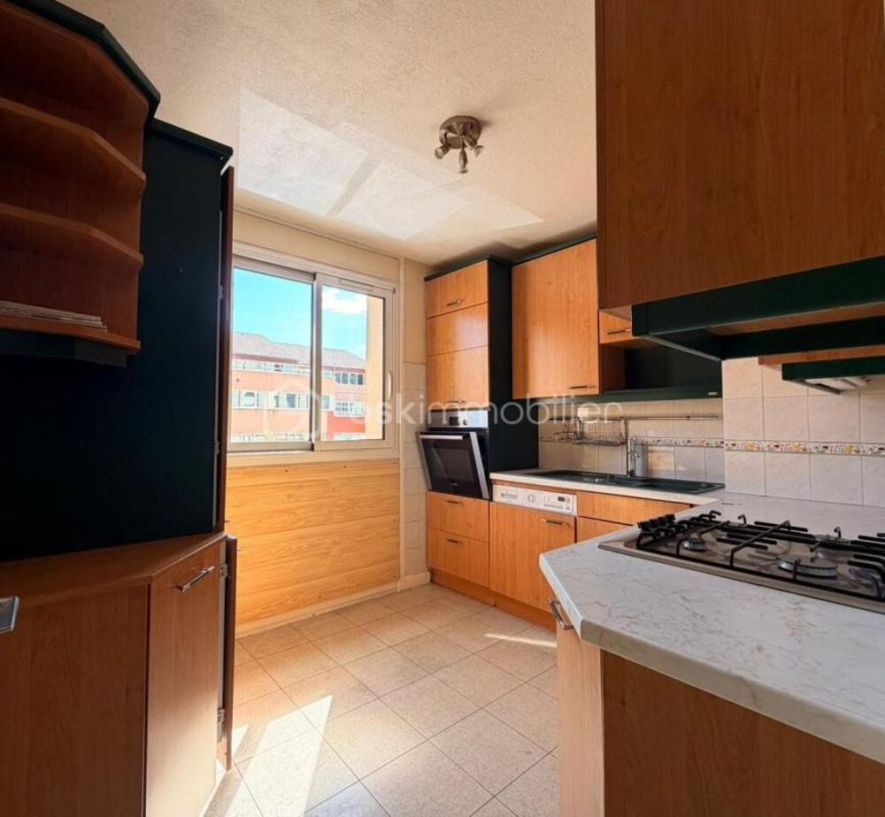 Appartement T3 avec balcon, cave et parking privé  Bourg-en-Bresse centre