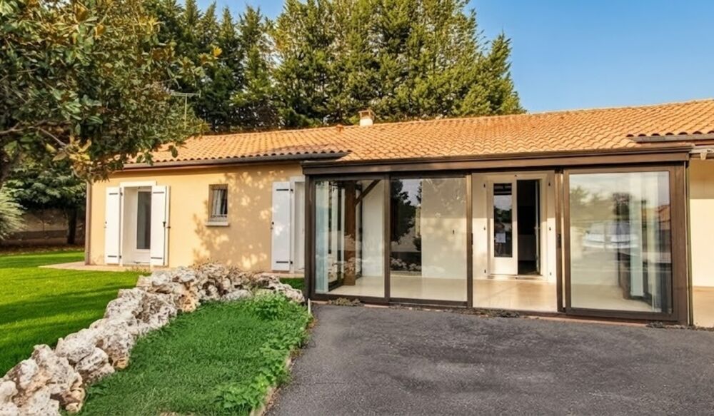 Vente Maison Maison à vendre 4 pièces plain pied (16) LA COURONNE, 4 chambres et terrain La couronne