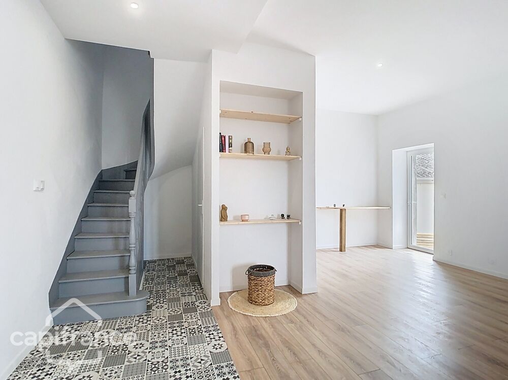 Maison rénovée 7 pièces + studio THOUARS (79)