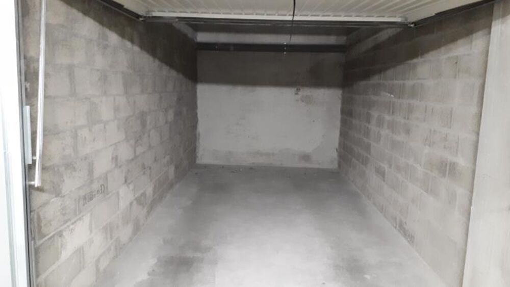 Location Parking/Garage GARAGE BOXE EN SOUS-SOL LYON 03 - 0 m2 Lyon 3