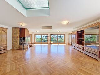  Maison à louer 5 pièces 273 m²