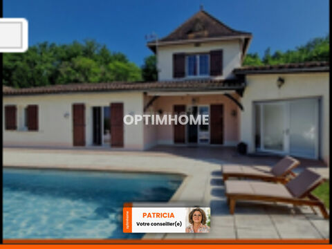   Maison avec sa tour de 6 pièces Maison - 6 pièce(s) - 135 m²