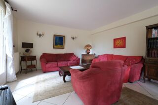  Maison  vendre 8 pices 220 m