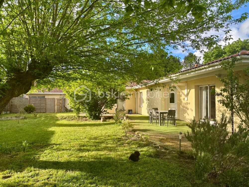 CESTAS - Maison T6 avec garage, jardin avec piscine et studio indépendant