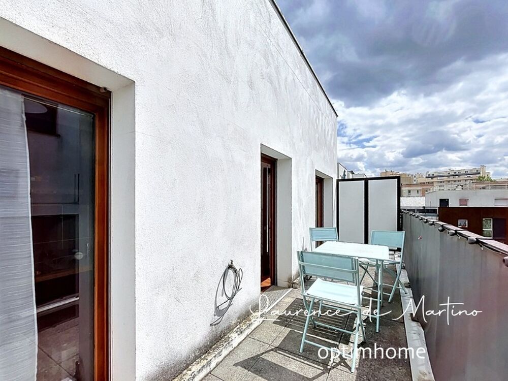 Studio à vendre avec balcon et parking, dernier étage BEZONS (95)
