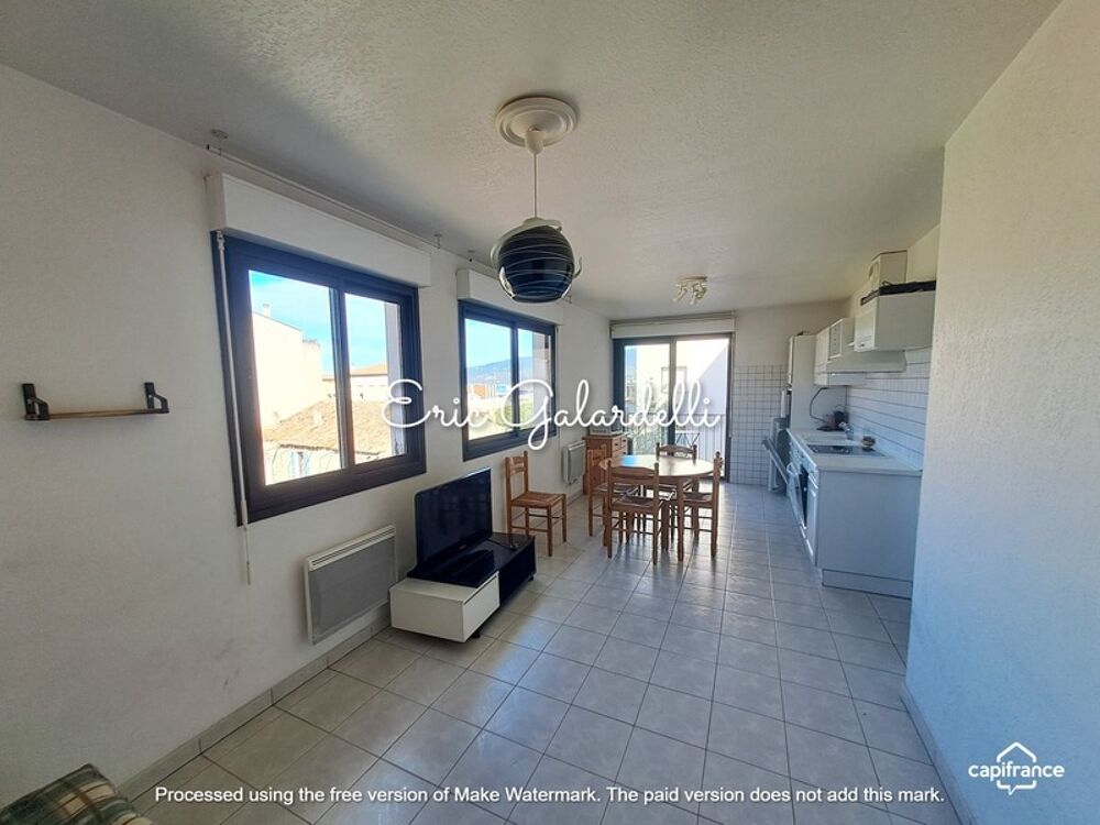 PORT DE PROPRIANO : Votre appartement 3 pièces en duplex lumineux et calme sur cour en plein centre ville, plage et port au pi