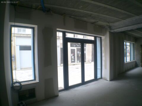 ? COGNAC A Louer Local Commercial Centre Ville Rue Pi&eacute;tonne ? 1088 16100 Cognac