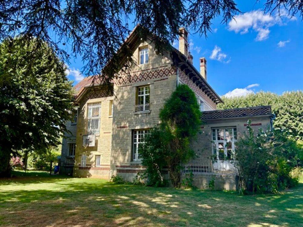 Maison 12 pièces 360 m² · à Saint Just en Chaussee · 360 m² · 420 000 €