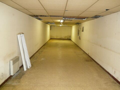 ? A LOUER CAVE Centre Ville Rue Piétonne COGNAC ? 340 16100 Cognac