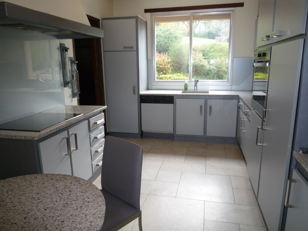 CHEZY SUR MARNE (02) à vendre joli plain-pied de 275 m2 sur un terrain clos et arboré de 5800 m2