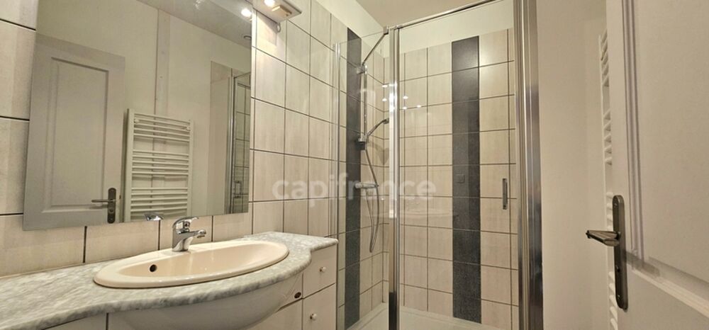 Vente Appartement Appartement à vendre avec grand balcon et vue dégagée - quartier calme de Salins-Les-Bains Salins les bains